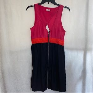Colorblock dress with cutout back